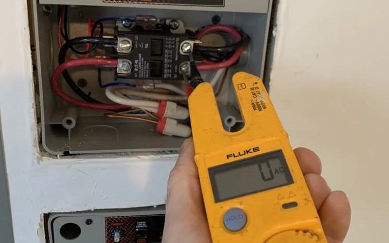 Hands-only electrical testing with a clamp meter